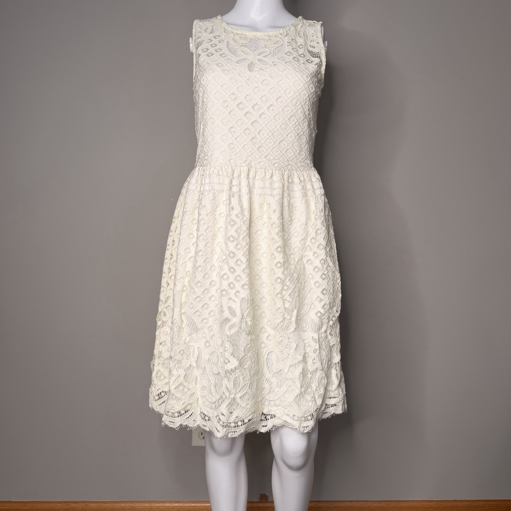 LOVE, FIRE WOMEN'S MEDIUM IVORY SLEEVELESS DRESS LACE OVERLAY FIT AND FLARE